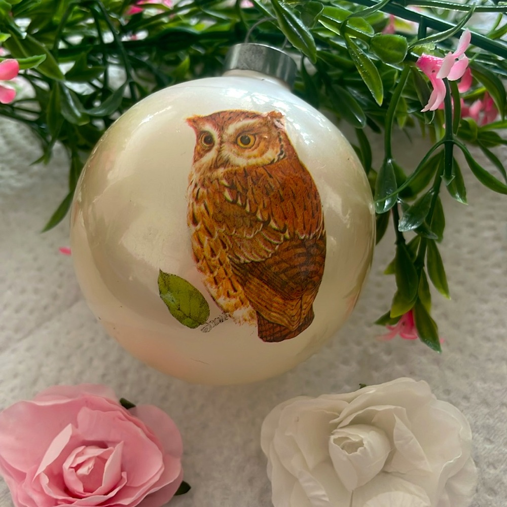 Whispering Wisdom: Double-Sided Owl Christmas Ornament - Picture 4 of 6